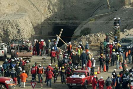los-33-mineros-chilenos-invitados-a-vacacionar-en-republica-dominicana.jpg